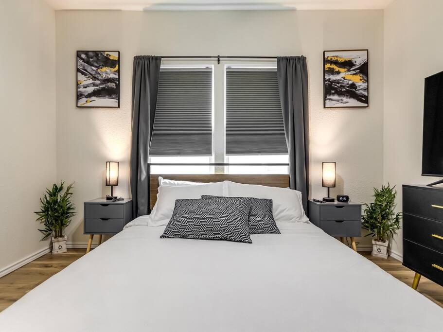 Stylish & Serene Modern Retreat Бартелсвілль Екстер'єр фото